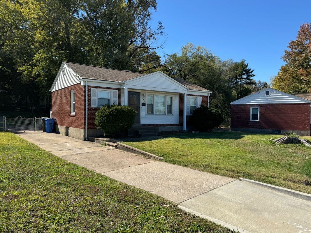 840 Pershall Rd - Photo 6 of 8