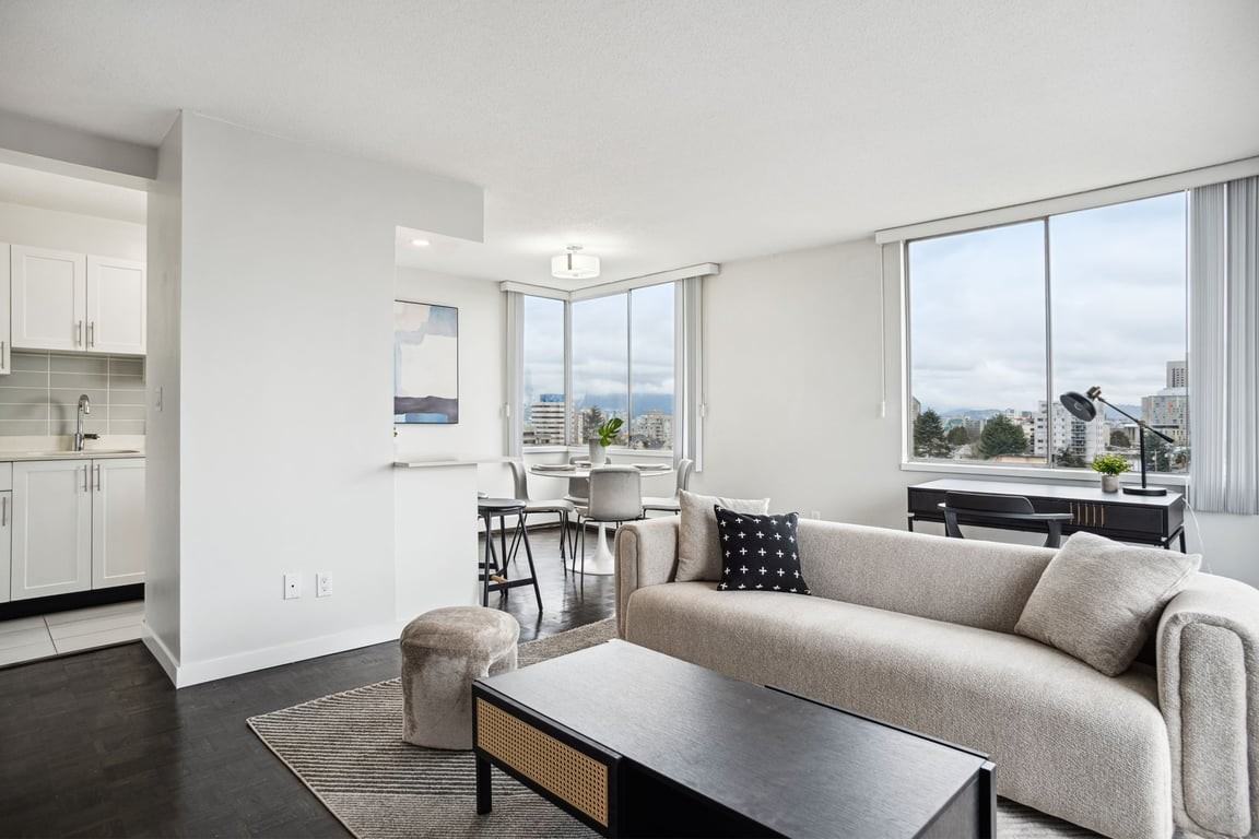 1305 12th Ave W · 01004