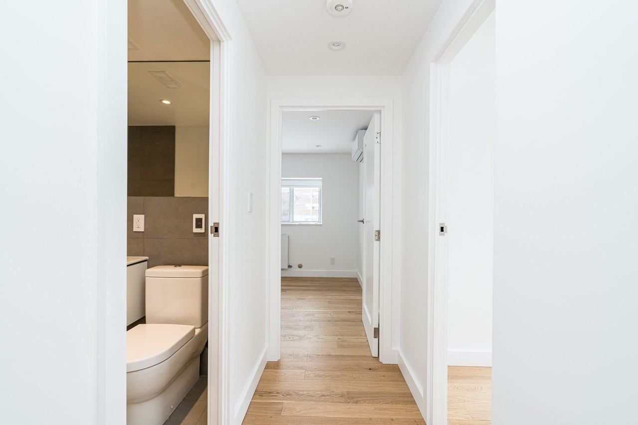 150 Donway & 4 Overland - Photo 7 of 50