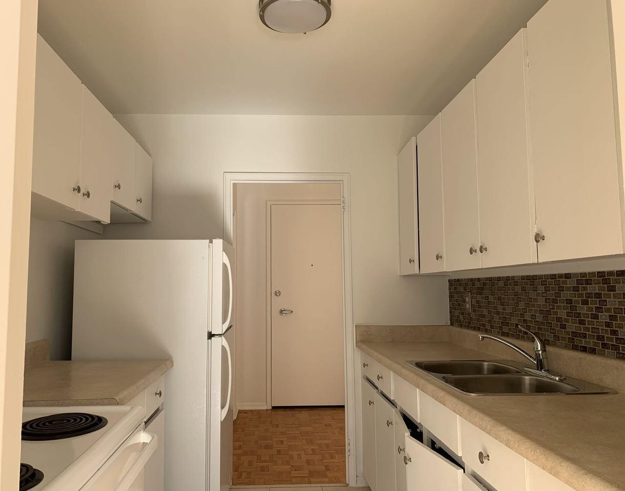 150 Donway & 4 Overland - Photo 2 of 38
