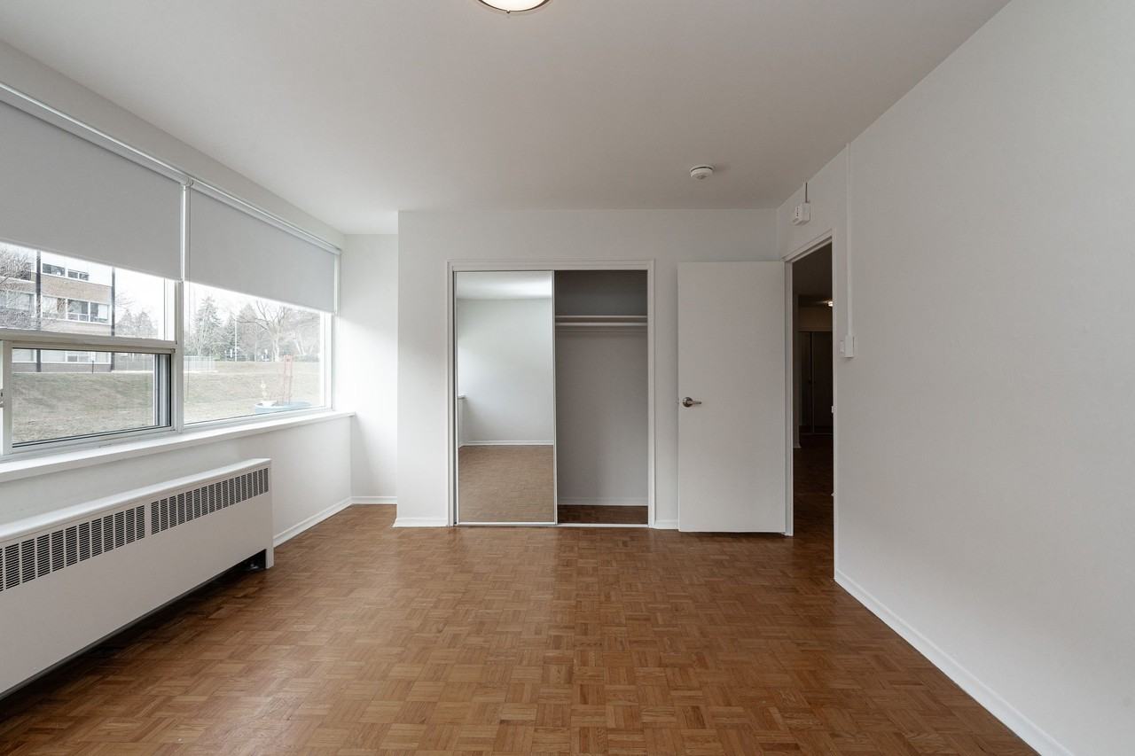 150 Donway & 4 Overland - Photo 5 of 38