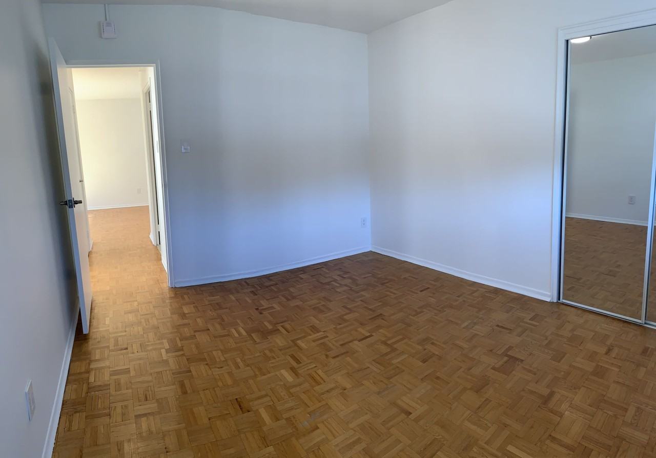 150 Donway & 4 Overland - Photo 7 of 38