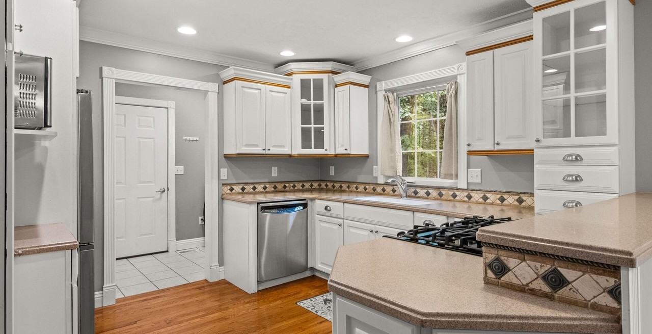 6984 Aarwood Trl Nw - Photo 6 of 25