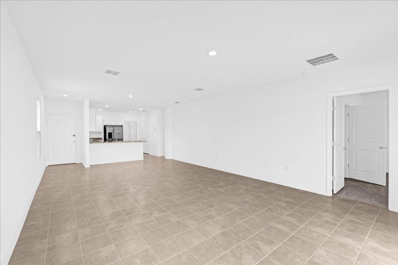 5647 Nispero Way - Photo 6 of 27