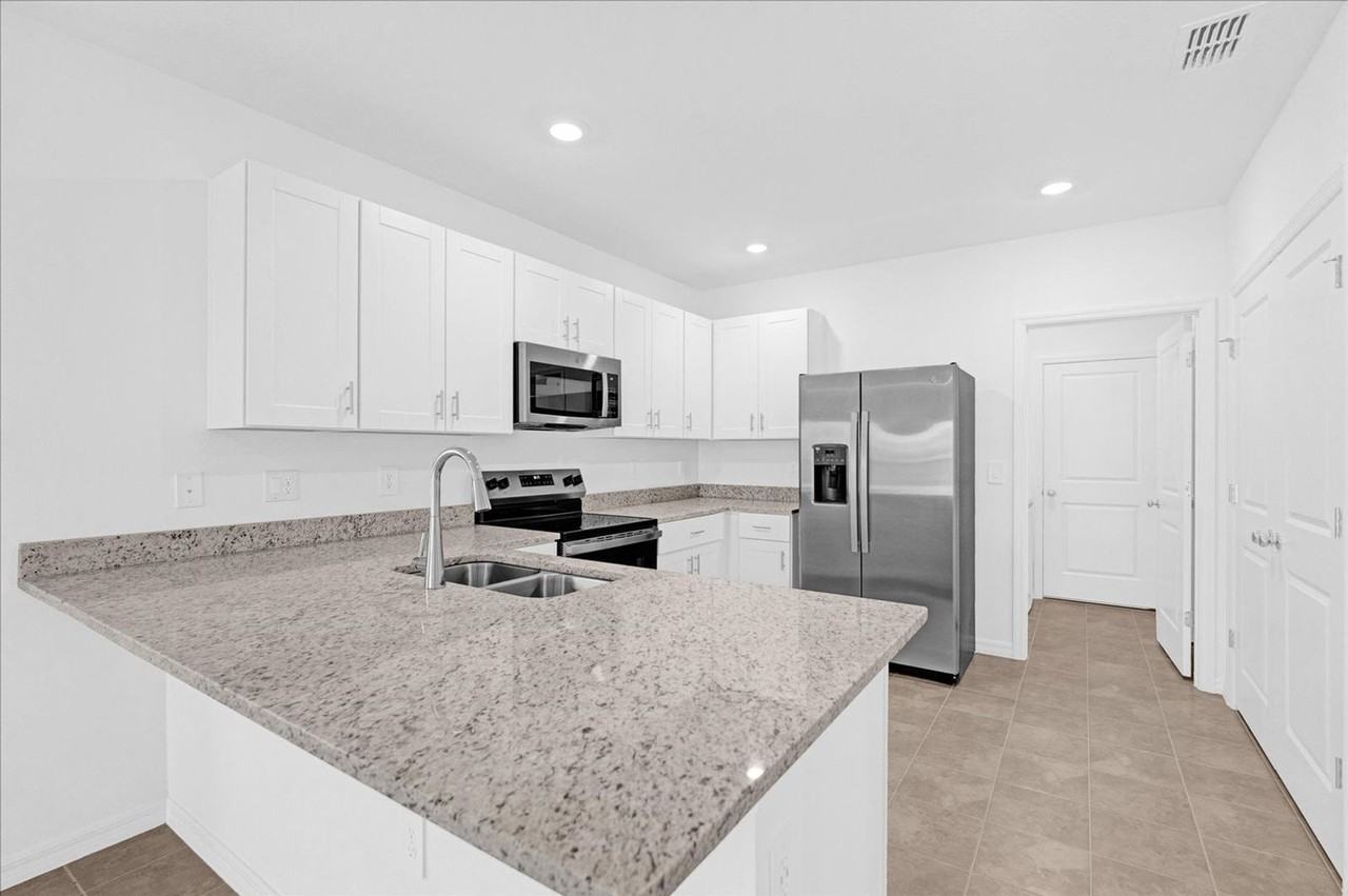 5647 Nispero Way - Photo 7 of 27
