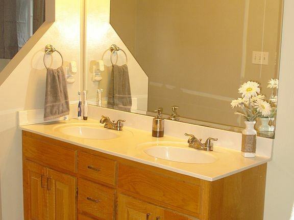 137 Hurdle Dr - Photo 3 of 23
