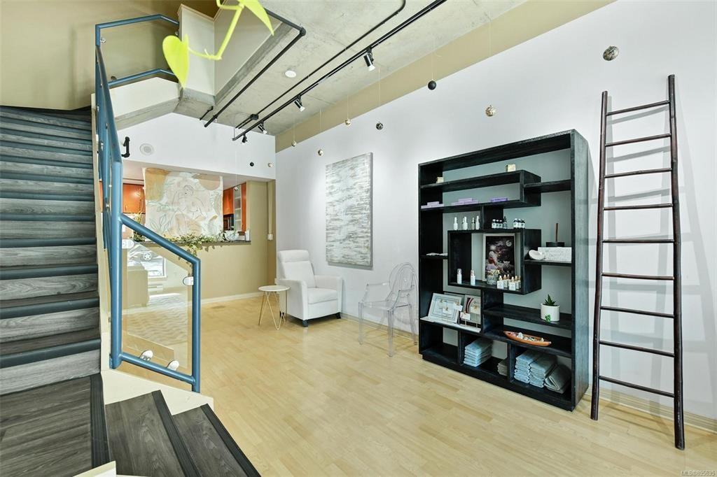 860 View Street #104 - Photo 4 of 12