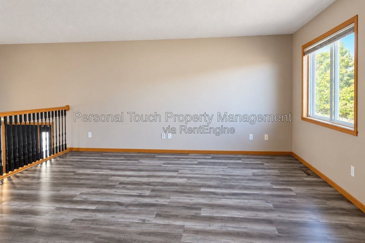 2719 33 1/2 Ave S - Photo 2 of 35
