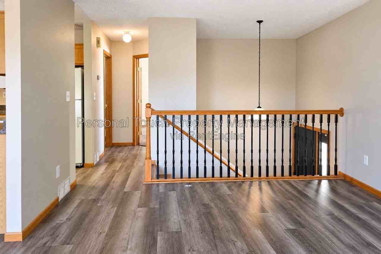 2719 33 1/2 Ave S - Photo 3 of 35