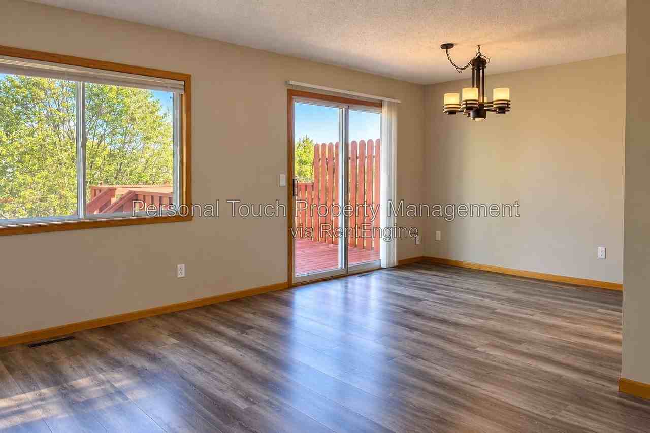 2719 33 1/2 Ave S - Photo 4 of 35