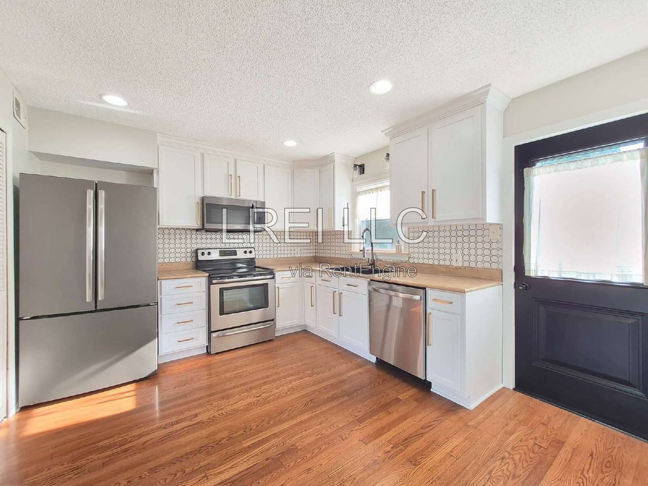 2802 Richland Ave - Photo 3 of 12