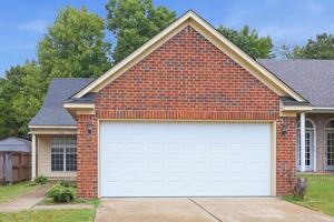 featured image of 640 Amber Ln