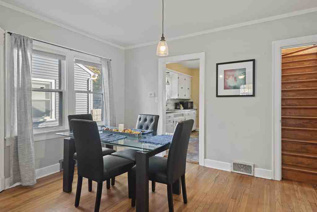 1524 W Cook St - Photo 5 of 24