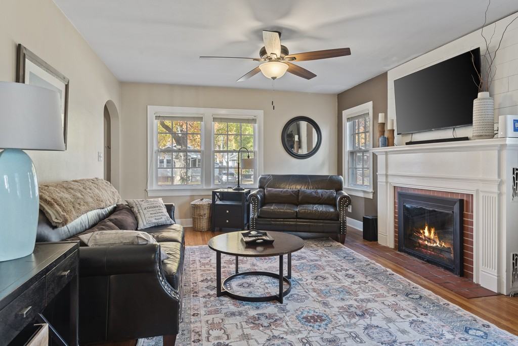 1524 W Cook St - Photo 7 of 24