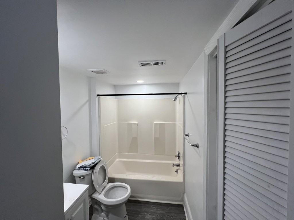 901 Jefferson St #B - Photo 2 of 15