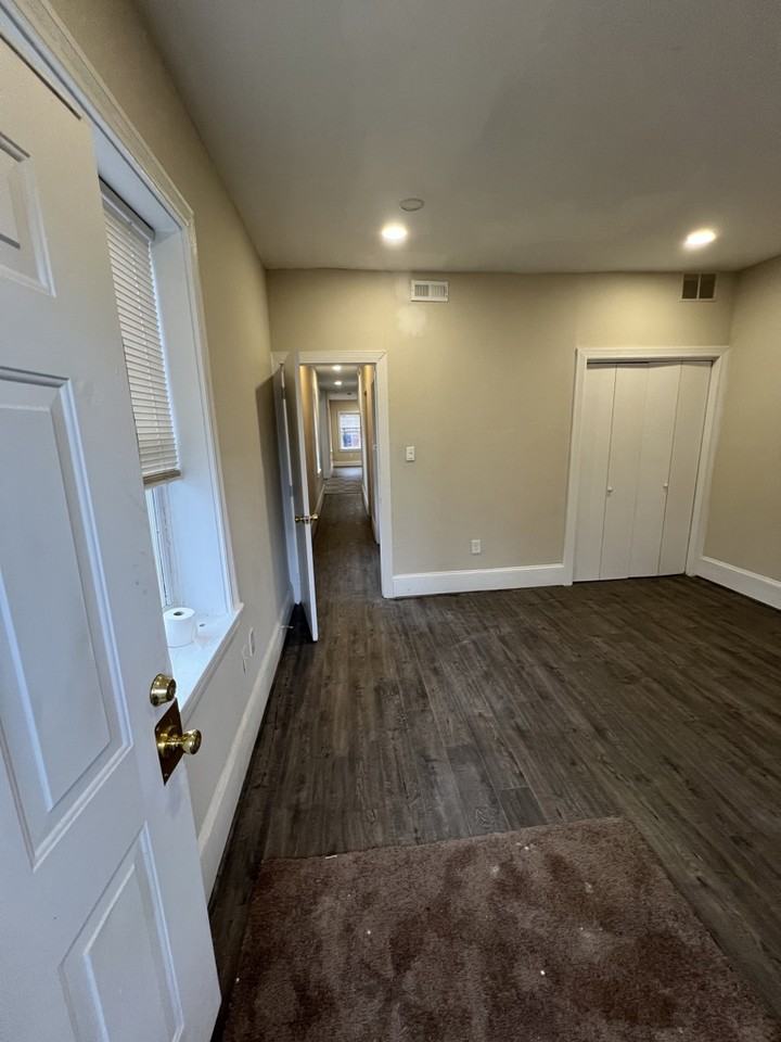 901 Jefferson St #B - Photo 4 of 15