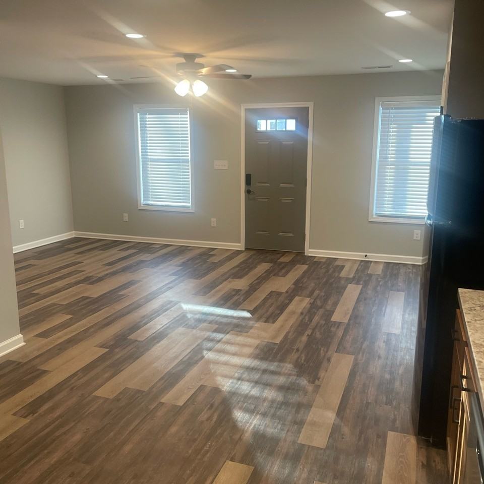 2712 Lindsey Dr #A - Photo 2 of 3