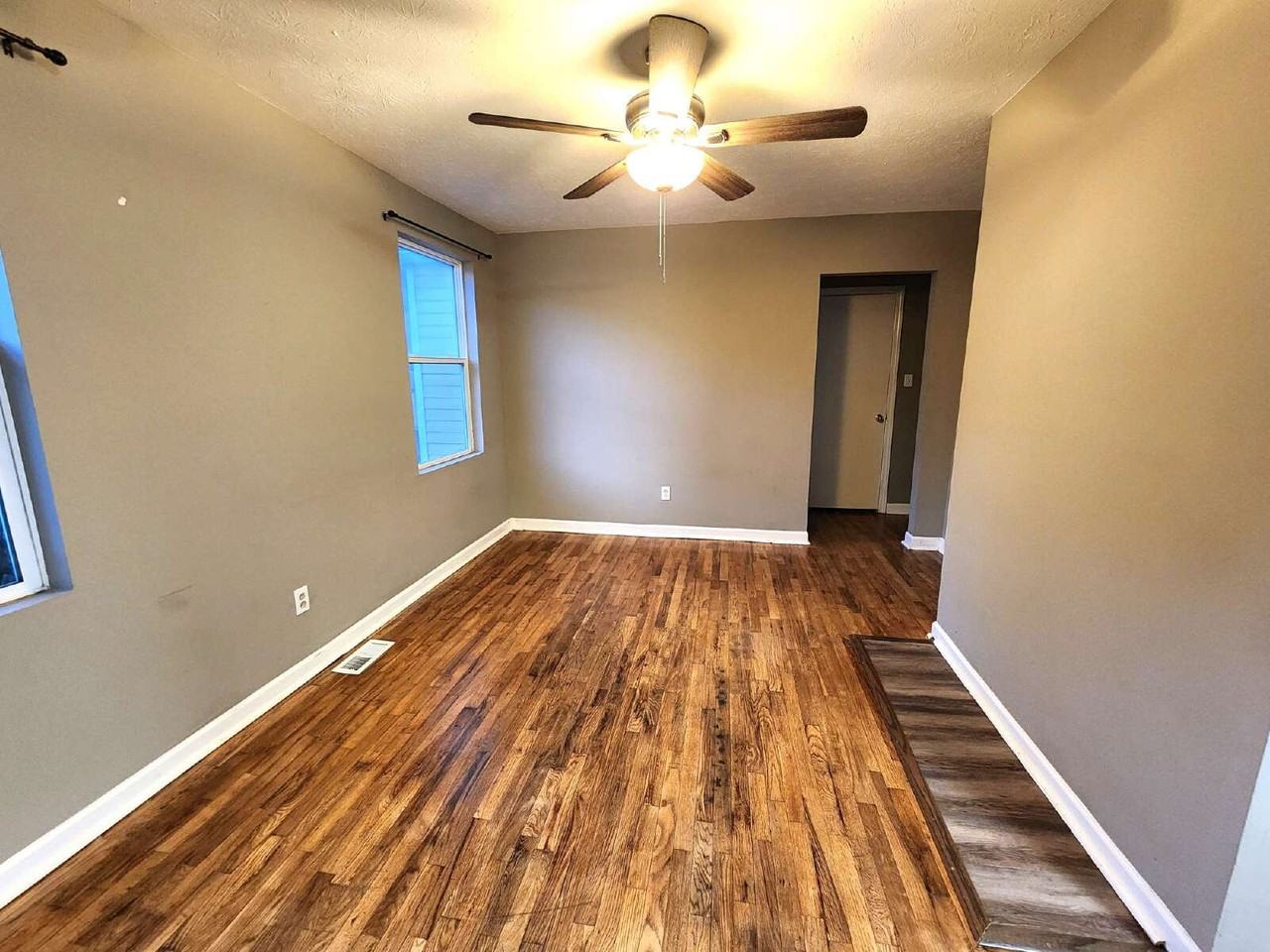 604 Hillview Rd - Photo 4 of 11