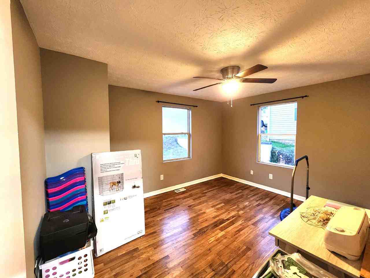 604 Hillview Rd - Photo 6 of 11