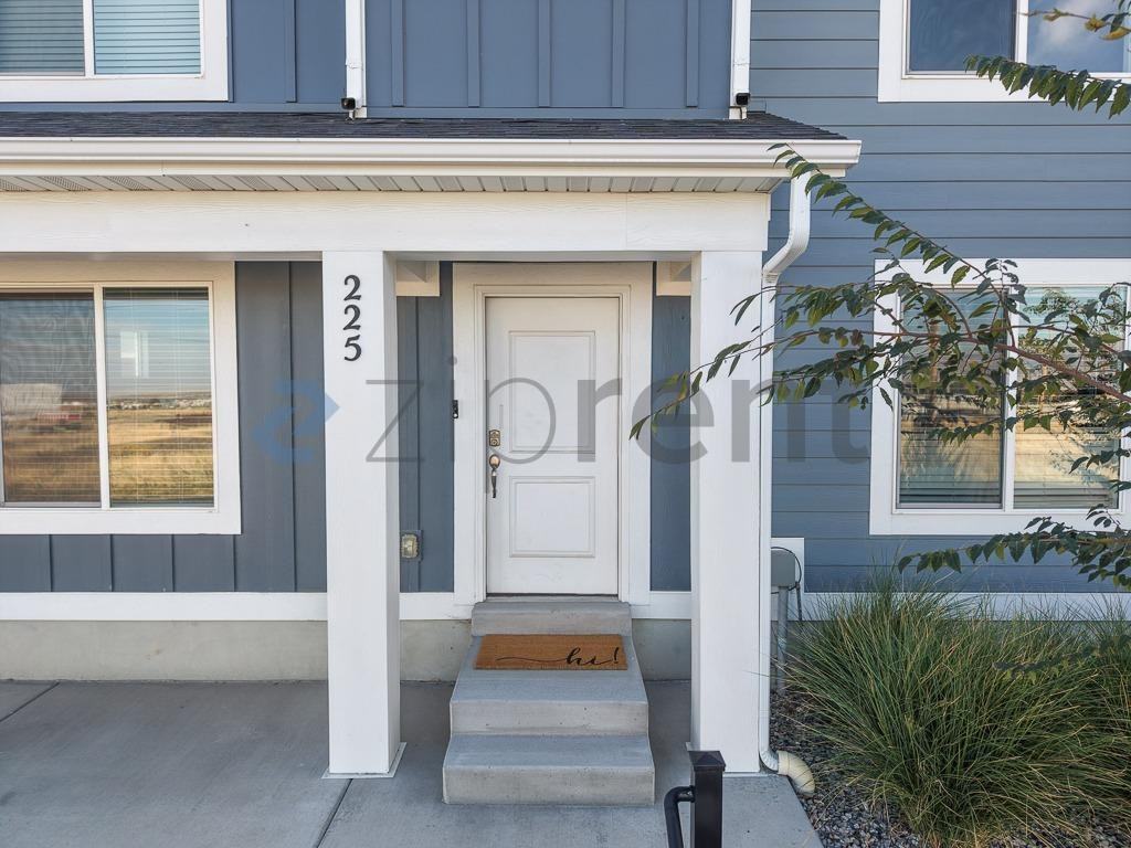 225 E Serenity Ave - Photo 2 of 26