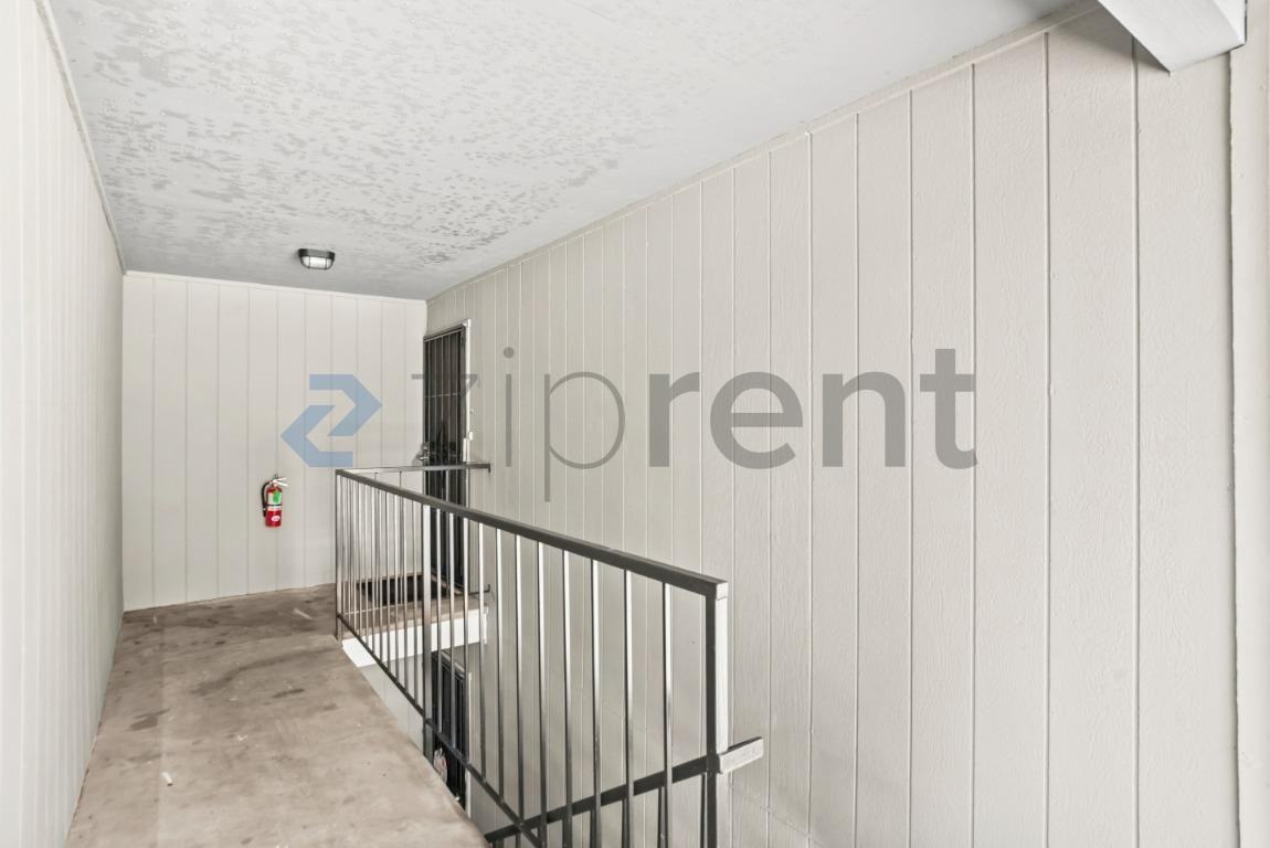 458 Valley View Rd #6 - Photo 2 of 31