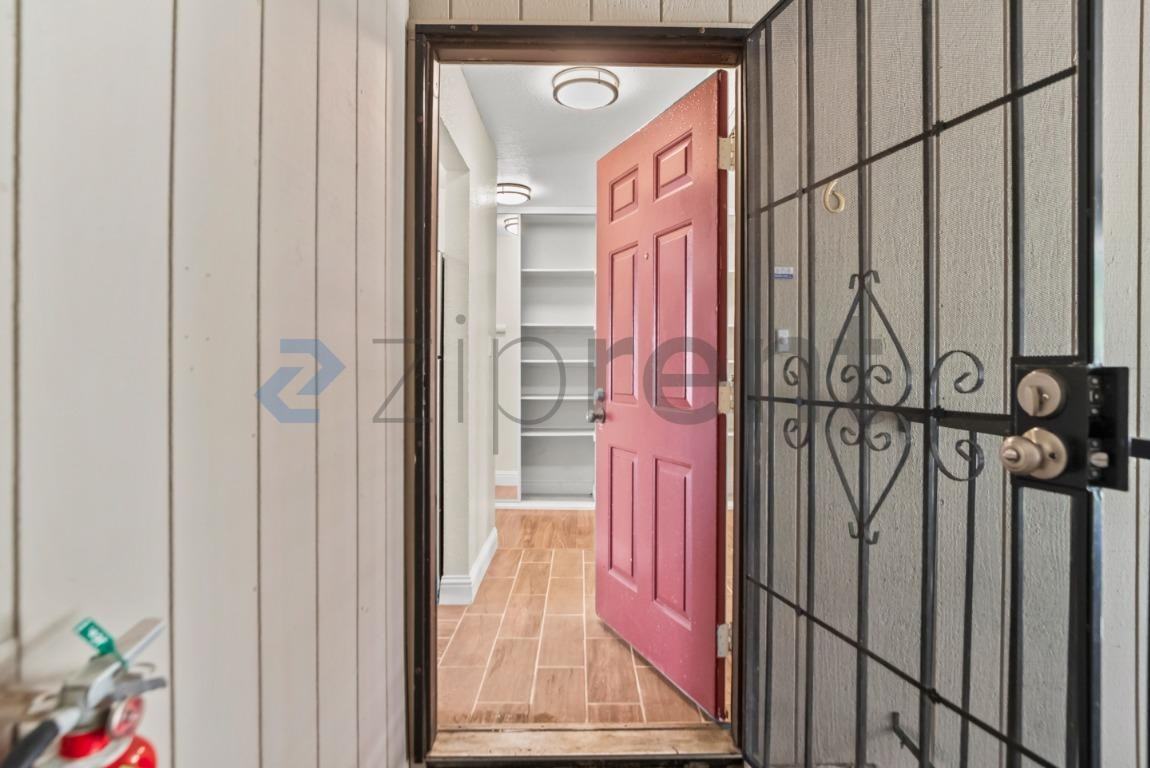 458 Valley View Rd #6 - Photo 4 of 31