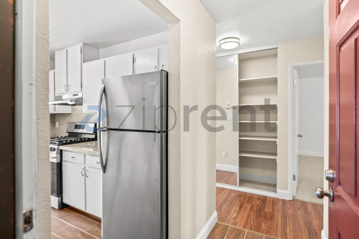 458 Valley View Rd #6 - Photo 5 of 31