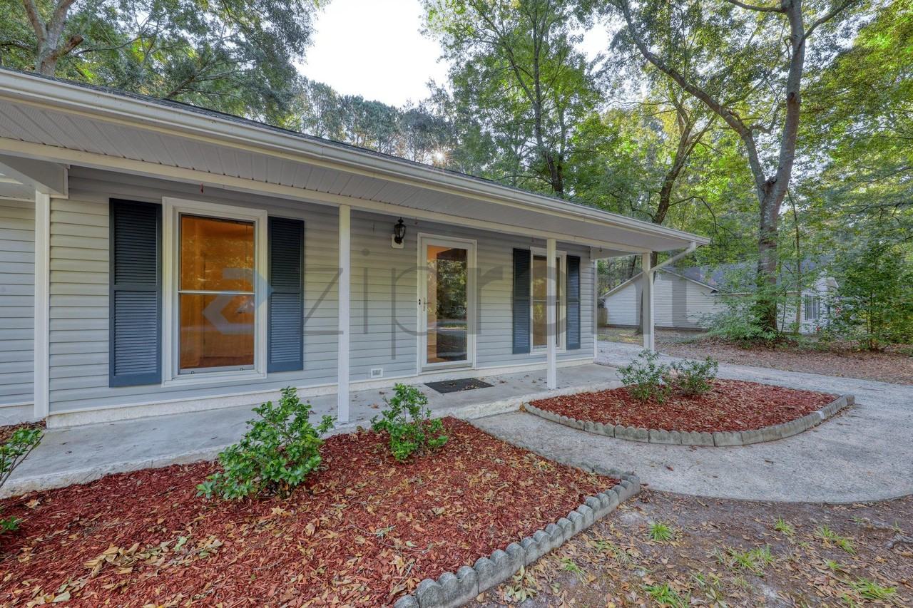 1405 Kings Rd - Photo 4 of 36