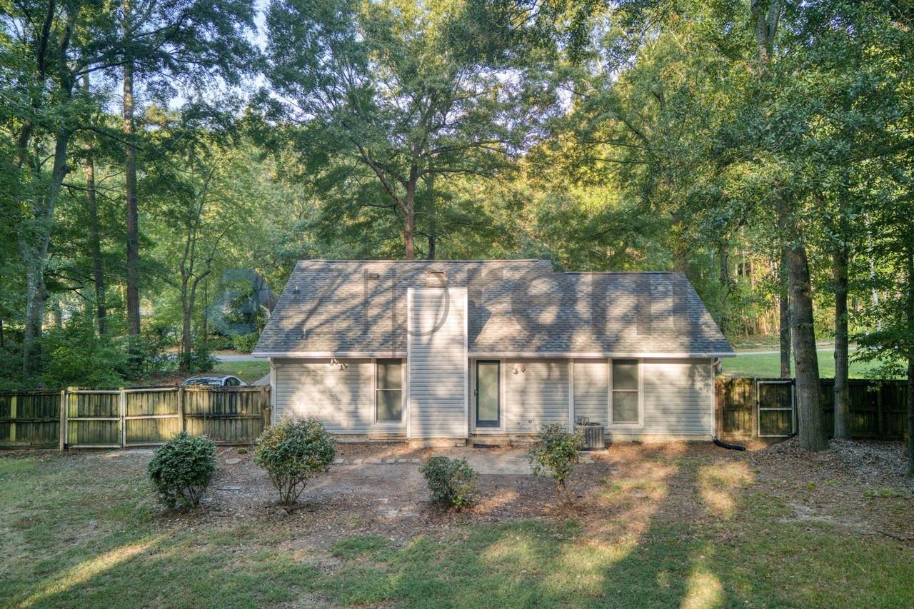1405 Kings Rd - Photo 5 of 36