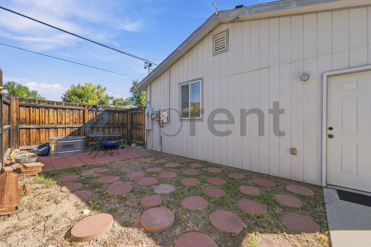 821 Allison Ave - Photo 7 of 33