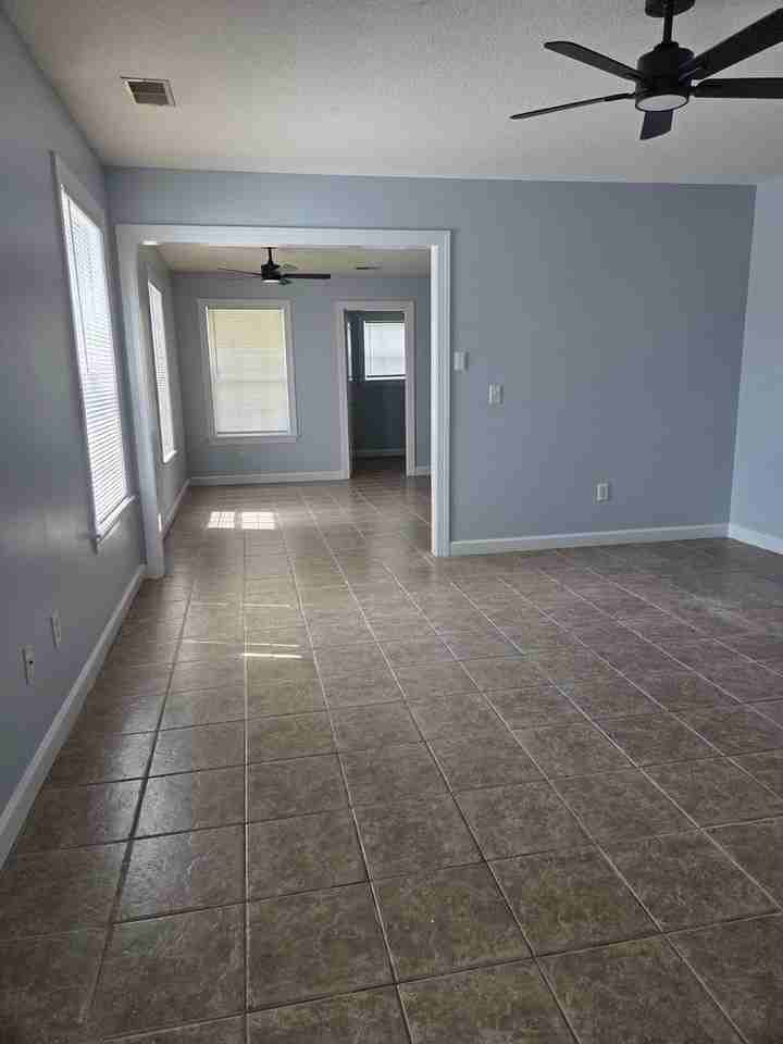 19 Webb Ct Ne - Photo 3 of 13