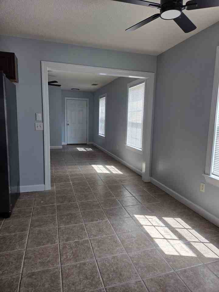 19 Webb Ct Ne - Photo 5 of 13