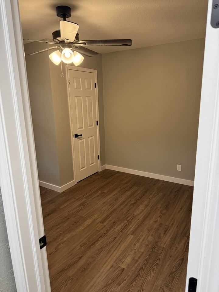 1714 Pleasant Valley Pl #NA - Photo 5 of 8