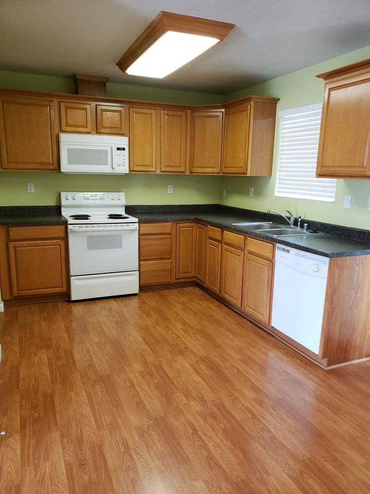 446 W J St #NA - Photo 3 of 14