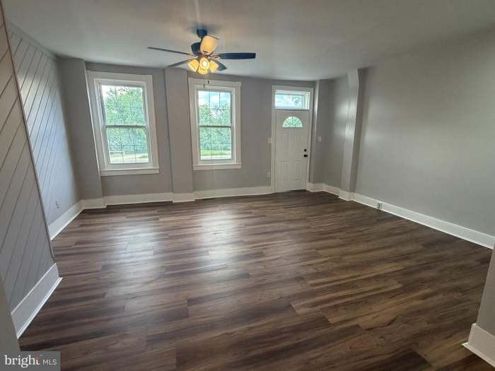 322 S Front St #322 - Photo 3 of 14