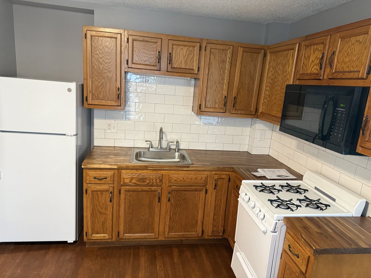 67 Foster St #1stFL - Photo 3 of 11