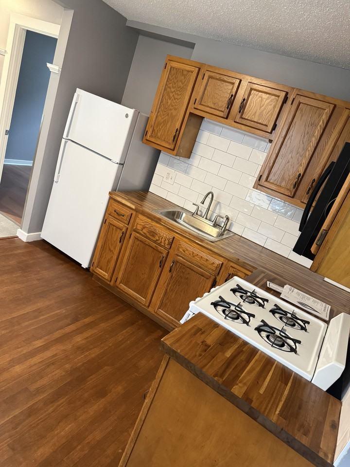67 Foster St #1stFL - Photo 4 of 11