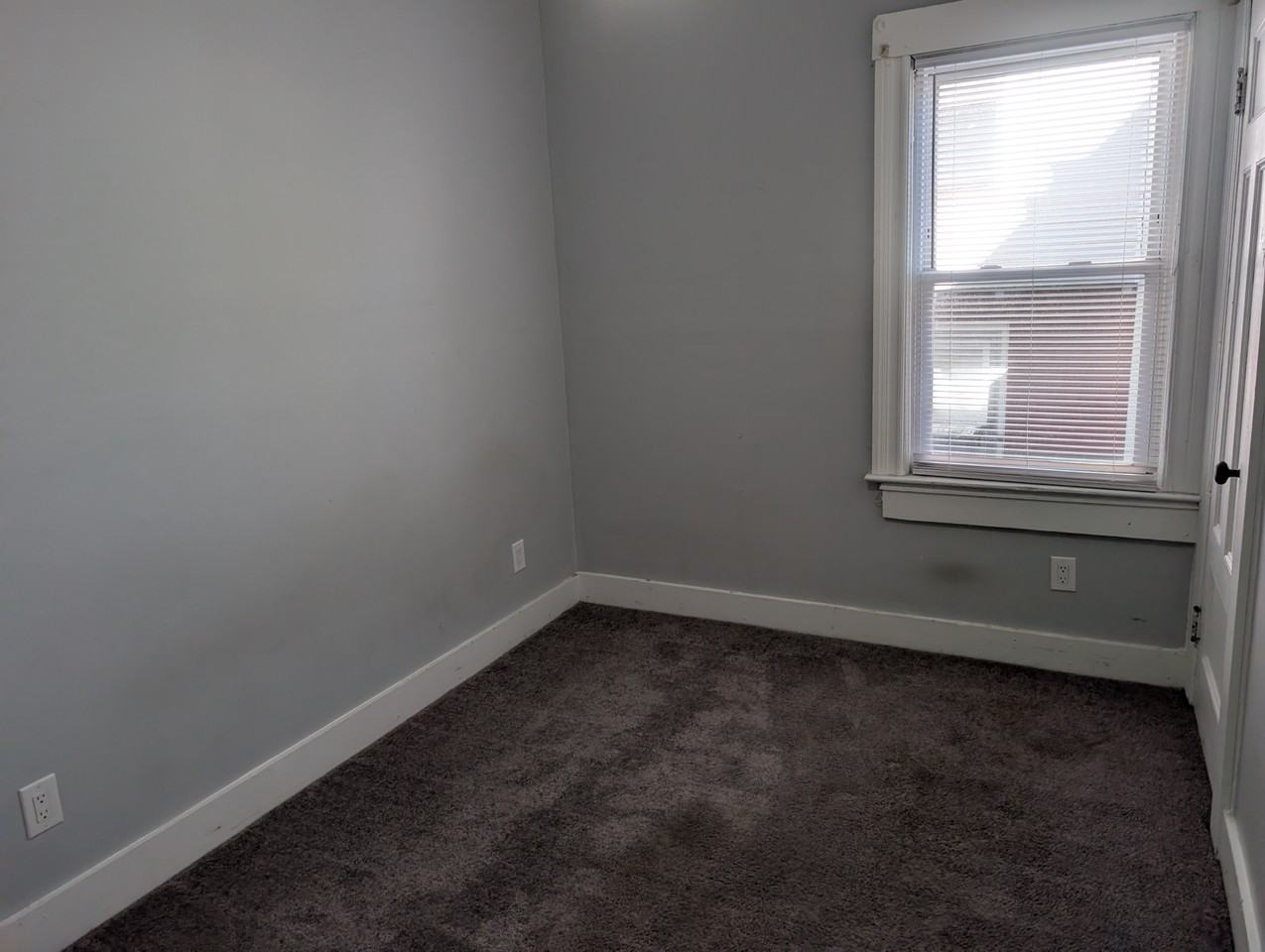 673 Dewey Ave #673 - Photo 5 of 8