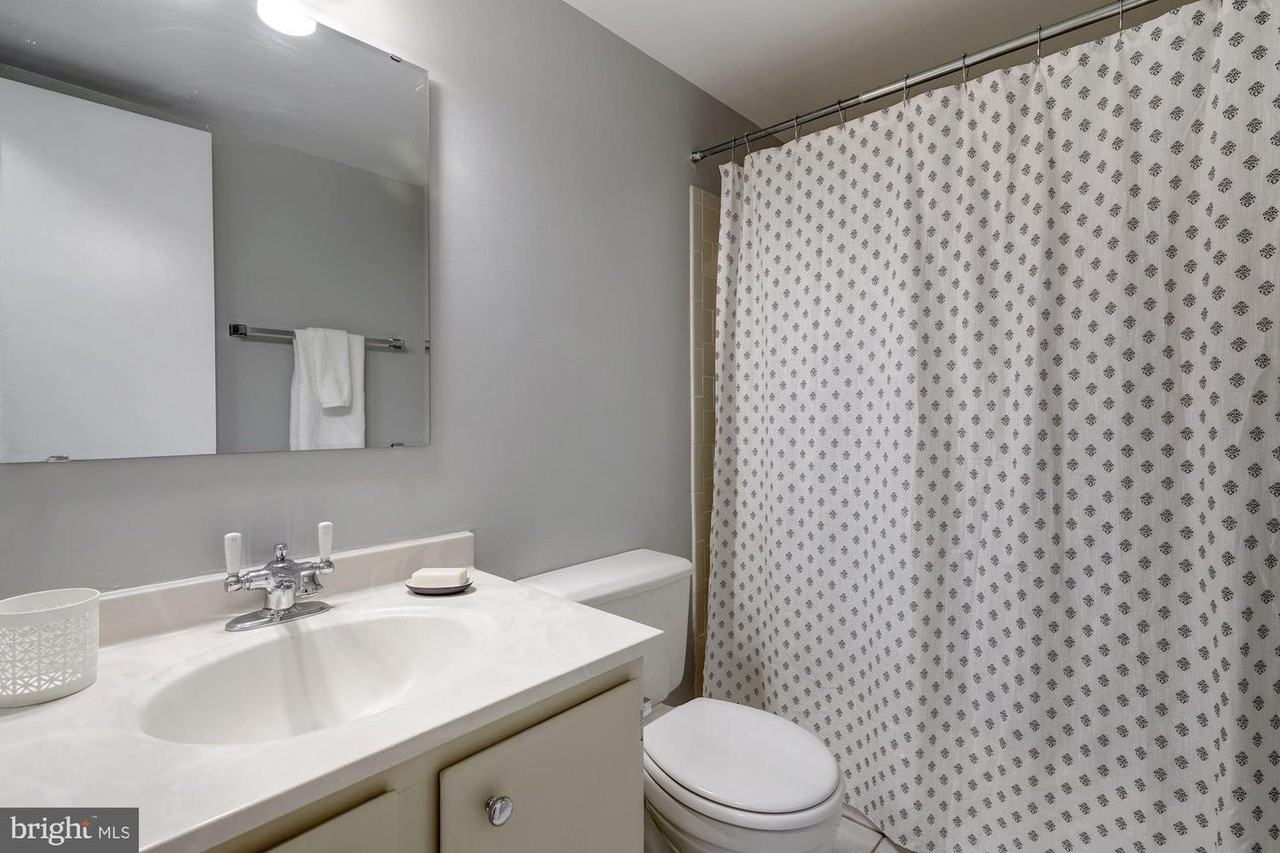 1438 Meridian Pl Nw - Photo 7 of 13