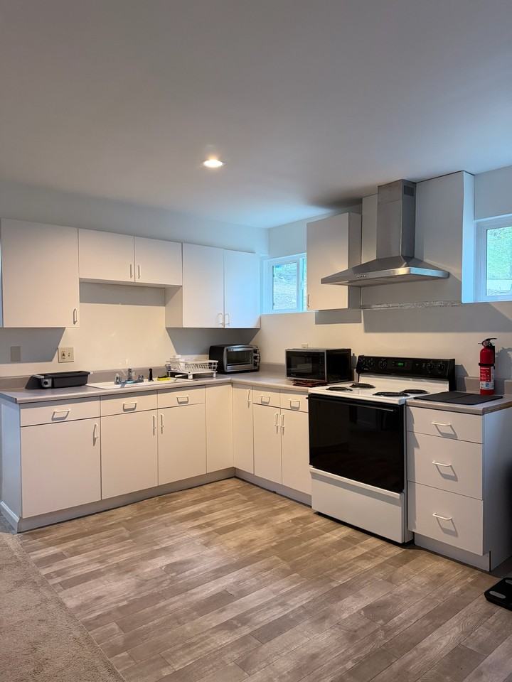 15428 Se 21st Pl #NA - Photo 4 of 13