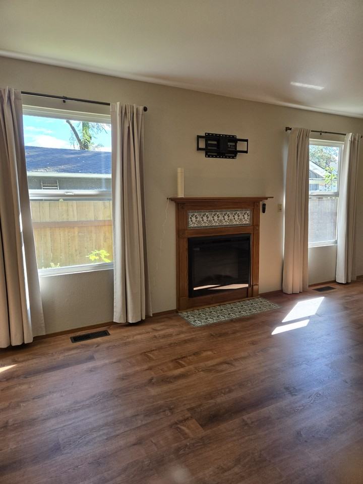 1140 Central St Ne #NA - Photo 6 of 20
