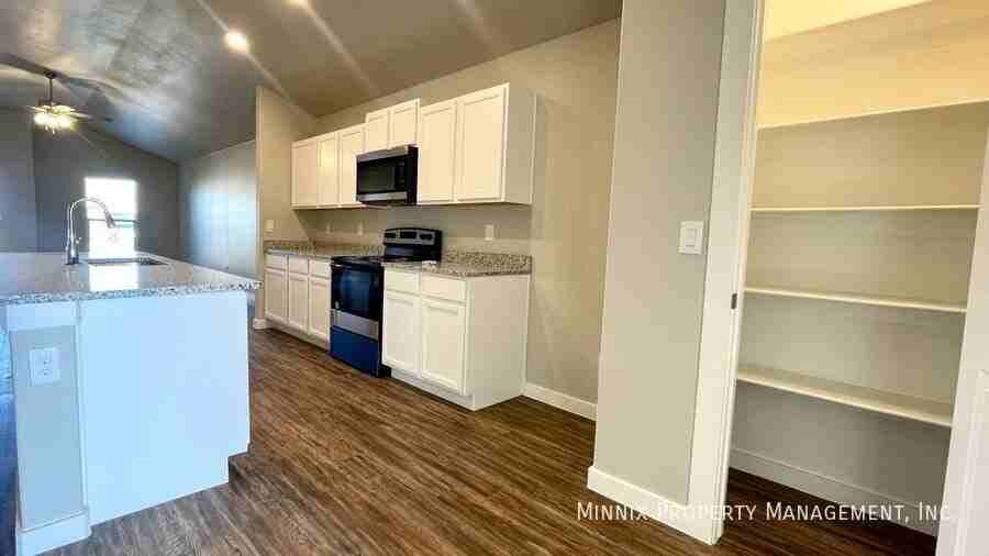 2130 Kirksey Ave - Photo 4 of 22