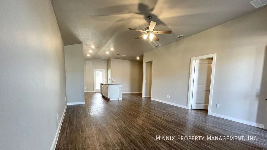 2130 Kirksey Ave - Photo 5 of 22
