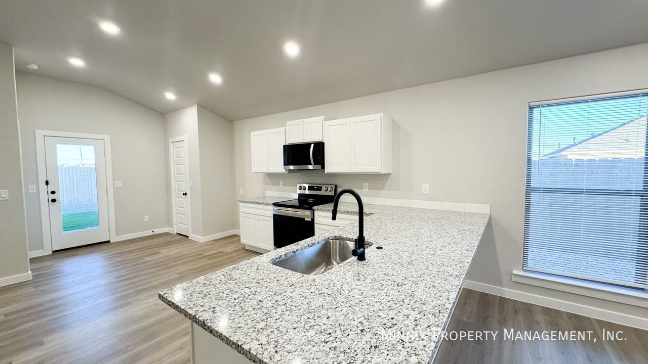 7208 35th St - Photo 7 of 23