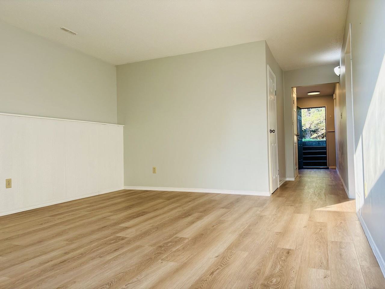94 Mt Burke Blvd W - Photo 4 of 17