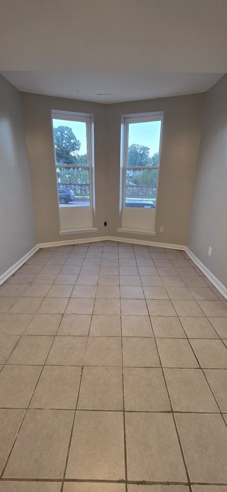 802 E North Ave - Photo 5 of 25