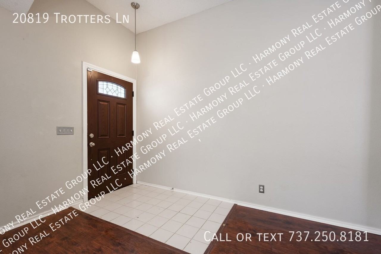 20819 Trotters Ln - Photo 5 of 30