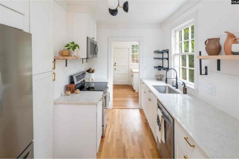 600 S Waccamaw Ave - Photo 3 of 10