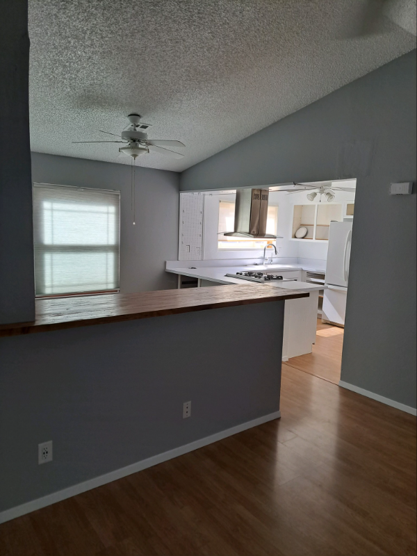 562 Liverpool Ave - Photo 4 of 35