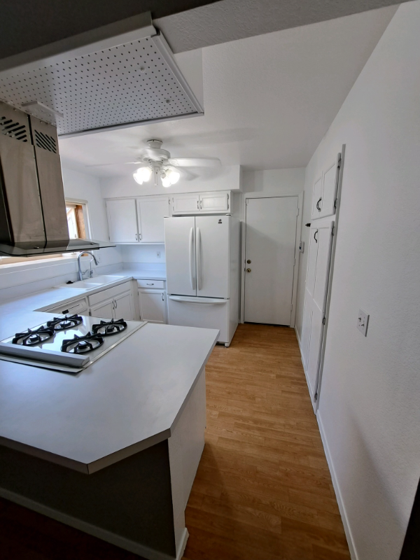 562 Liverpool Ave - Photo 7 of 35